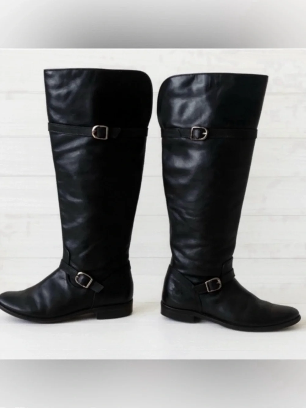 Frye. Black Leather. Double Buckle Straps.
Shirley Boots. Low Heel. Women
5.5 - Picture 3 of 5